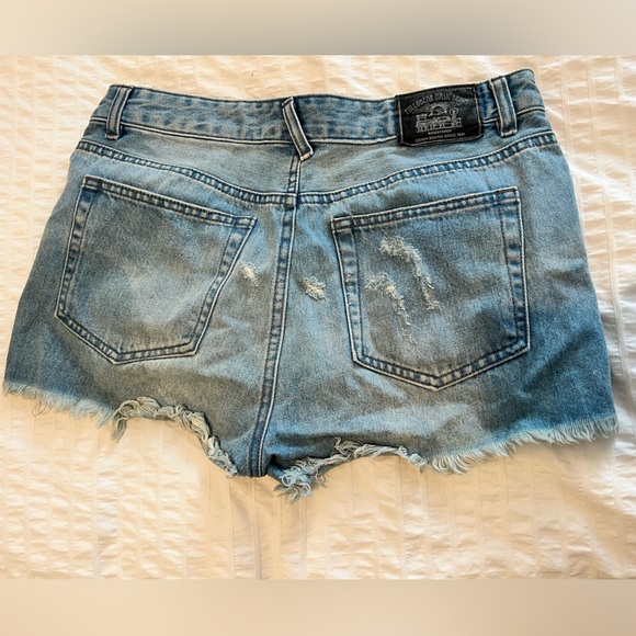 Pull and Bear jean shorts - Picture 2 of 3